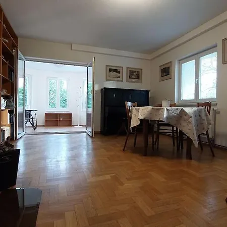House, 5 Bedrooms-9 Beds - Semesterbostad *