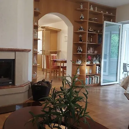 House, 5 Bedrooms-9 Beds - Semesterbostad *