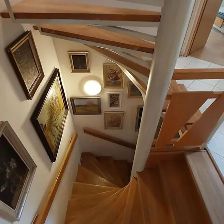 Semesterbostad House, 5 Bedrooms-9 Beds - Prag