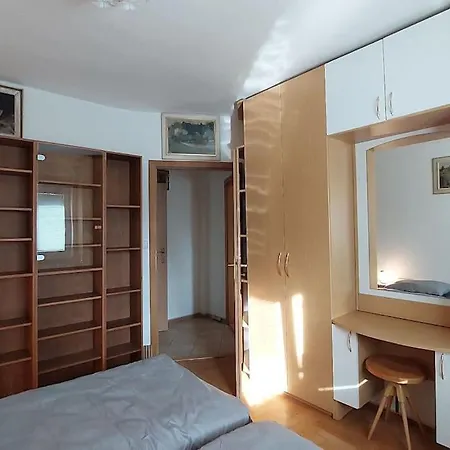 House, 5 Bedrooms-9 Beds - Semesterbostad