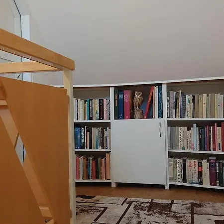 House, 5 Bedrooms-9 Beds - Semesterbostad *