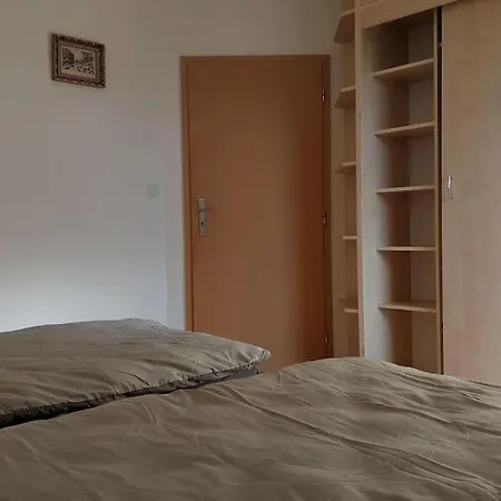 House, 5 Bedrooms-9 Beds - Semesterbostad Prag