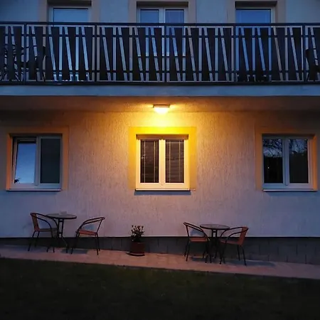 House, 5 Bedrooms-9 Beds - Holiday home Prague
