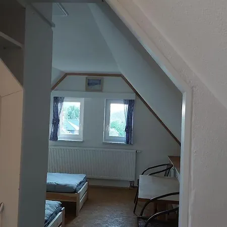 House, 5 Bedrooms-9 Beds -