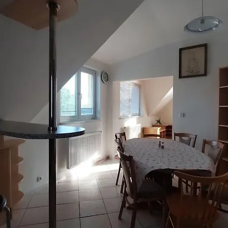 Hébergement de vacances House, 5 Bedrooms-9 Beds - Prague