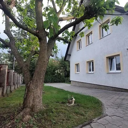 Hébergement de vacances House, 5 Bedrooms-9 Beds - *
