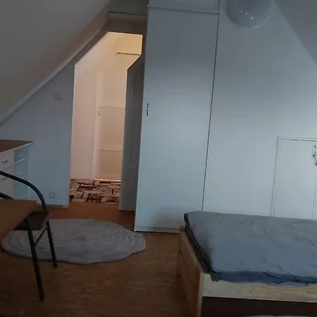 House, 5 Bedrooms-9 Beds - Prague